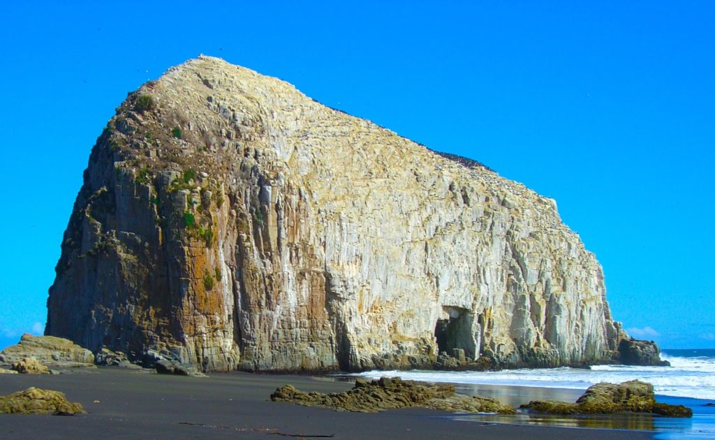 Piedra de la iglesia, Constitución.